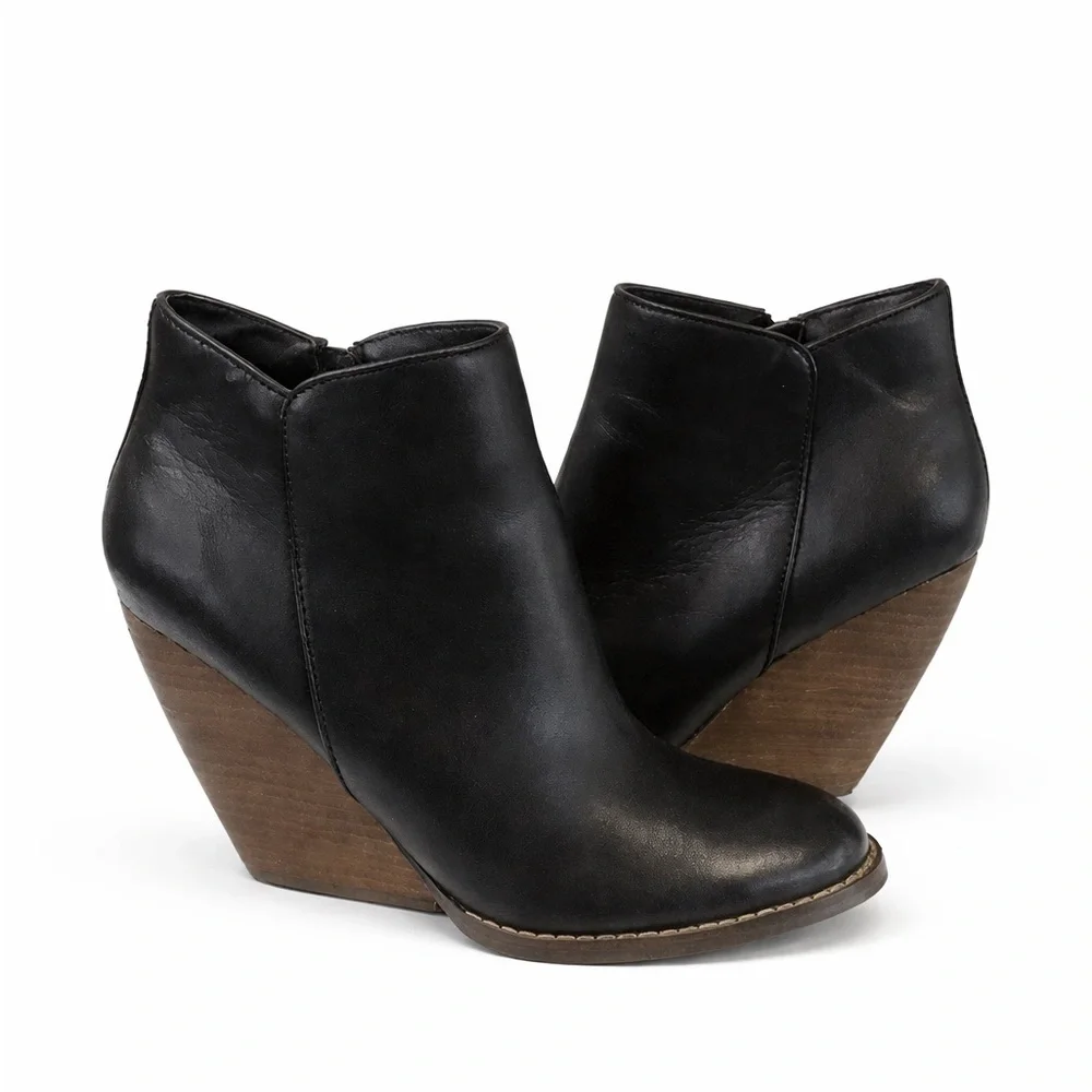 REBA Women’s ENTERTAIN Black Leather Wedge Ankle Boots 8.5